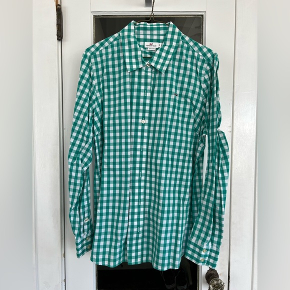 Vineyard Vines button down - Picture 1 of 1